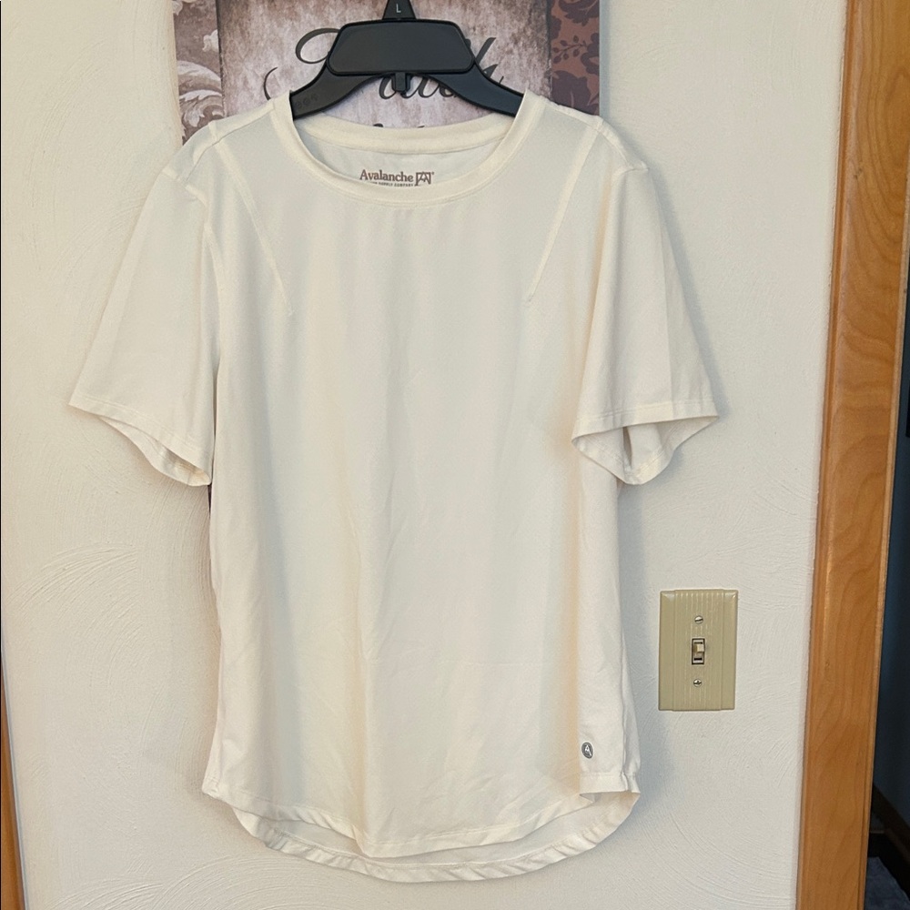 Avalanche cream Short Sleeve Shirt